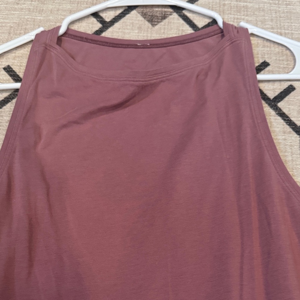 Women's Mauve back in action Sleeveless Top - Picture 3 of 4